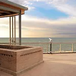 Spring فندق ريميني
