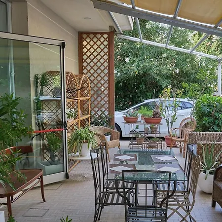 Spring Ξενοδοχείο 3*